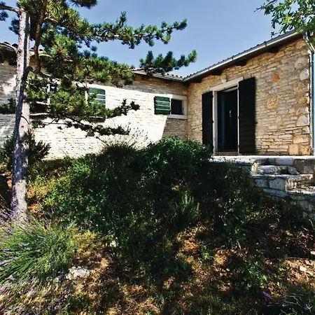 Beata Villa *